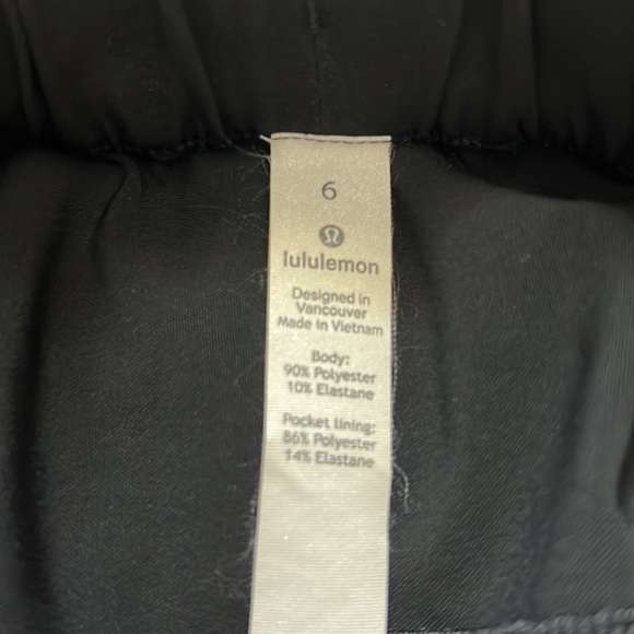 Lulu lemon black skirt - like new - Picture 2 of 3